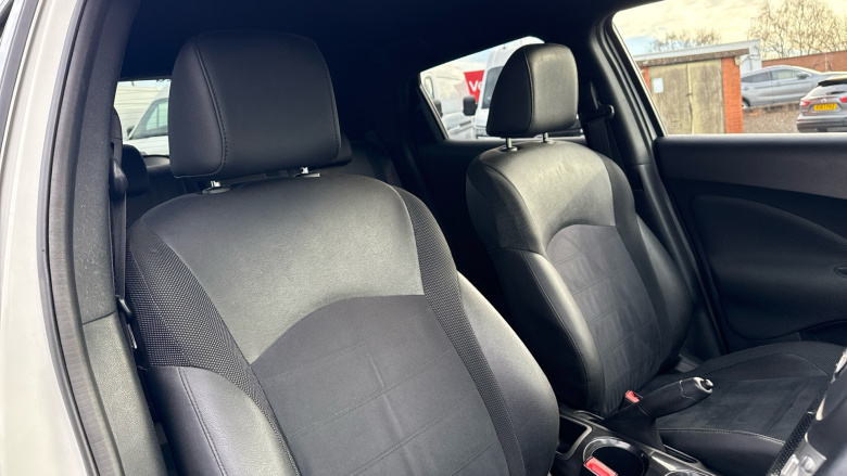 Nissan Juke 1.5 dCi N-Connecta 5dr Diesel Hatchback